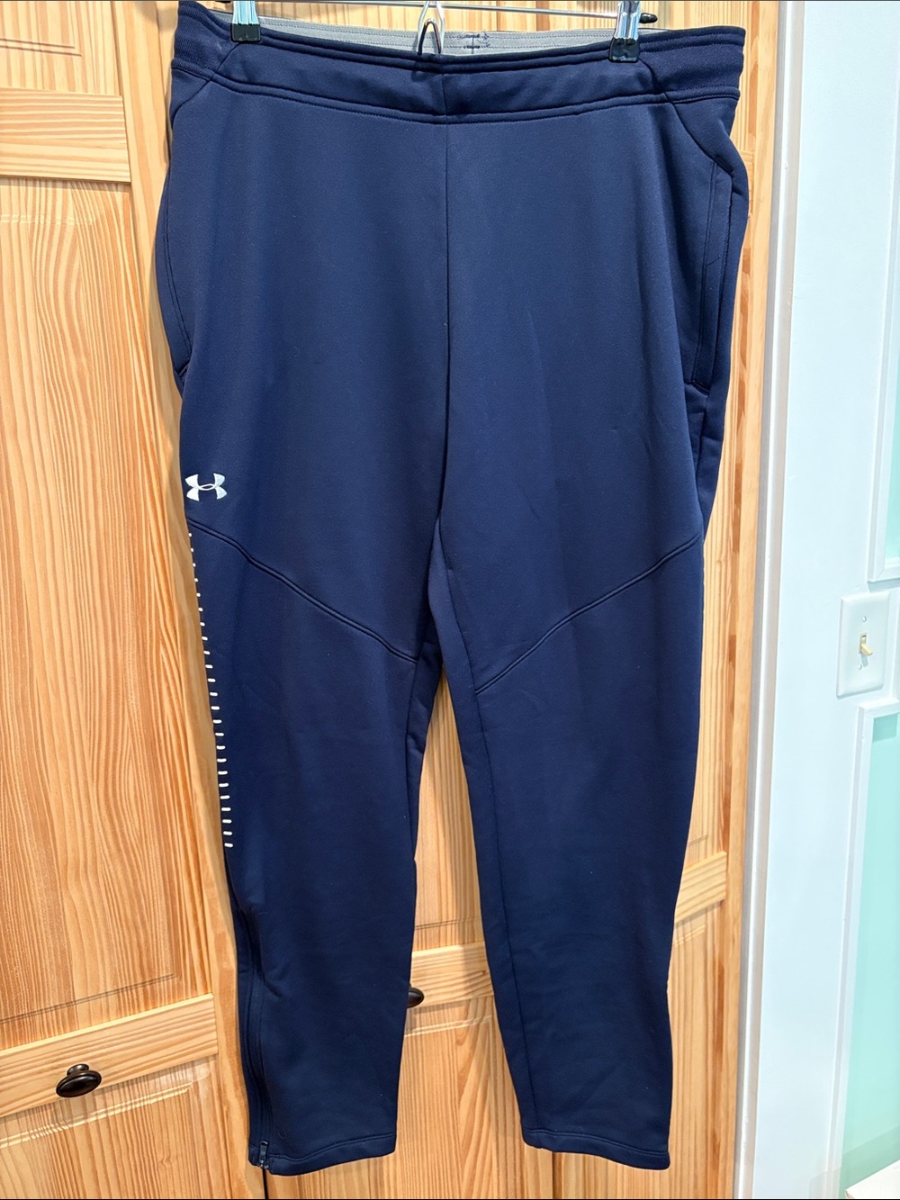 Under Armour Women’s Navy Qualifier Hybrid Knit Warm-Up Pants